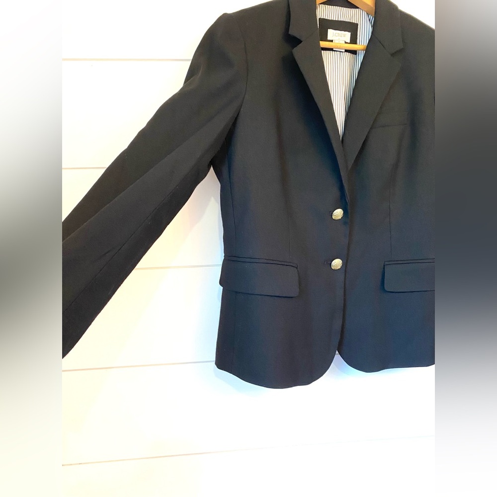 J. CREW women’s two-button blazer in BLACK wool blend. Size 6. - Picture 3 of 10